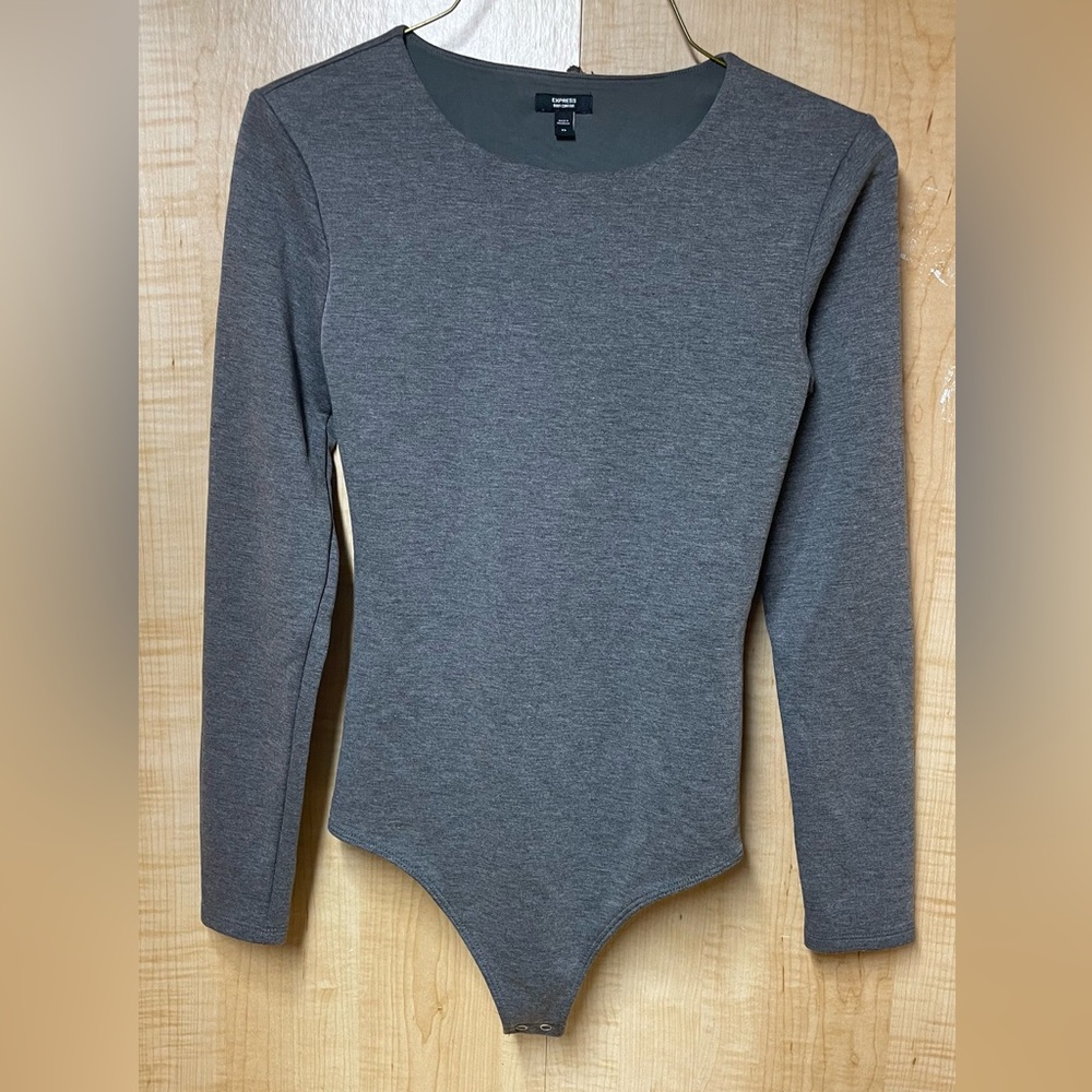 Express Body Contour Gray Long Sleeve Thong Bodysuit, Size XS.